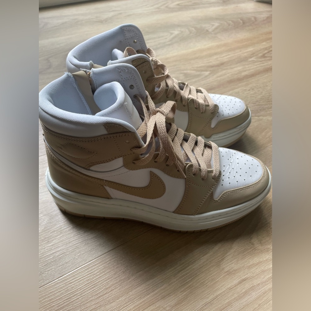 Air Jordan 1 Elevate high - worn once!